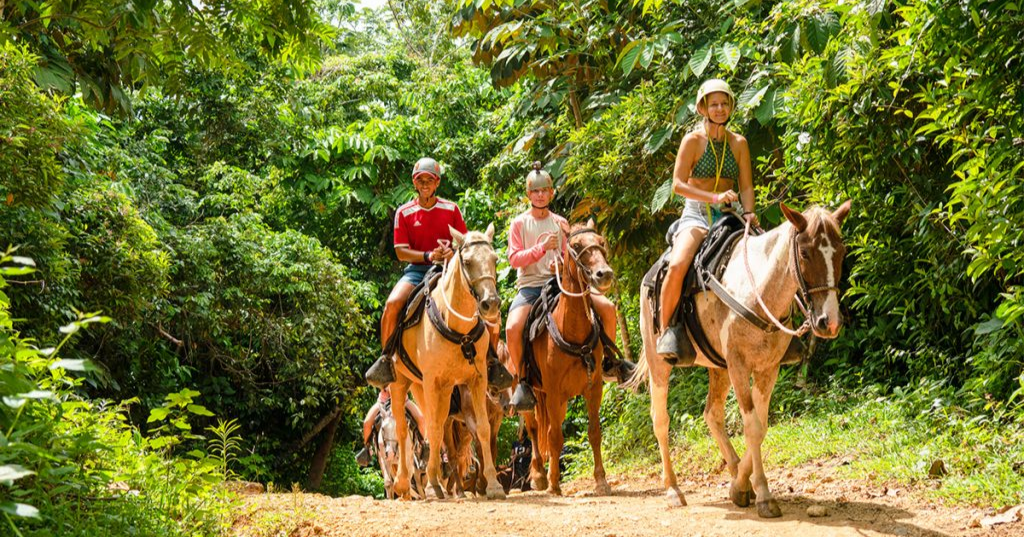 What to do in Punta Cana? Horseback riding in La Hacienda park