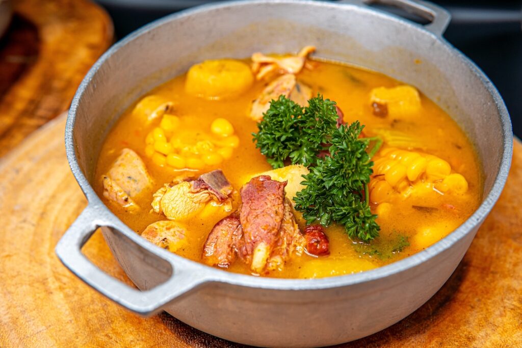 comida tradicional dominicana, sancocho